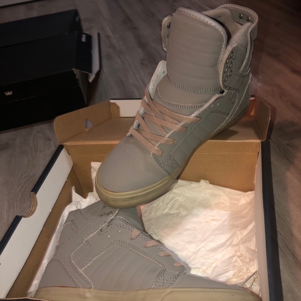 Supra skytop